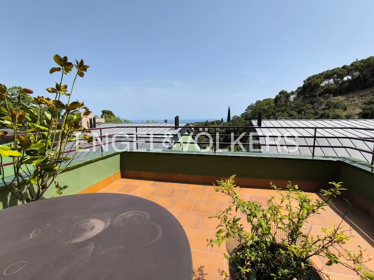 Terrasse von Einfamilien-Reihenhaus zur Miete in Barcelona mit Heizung, Terrasse und Schwimmbad