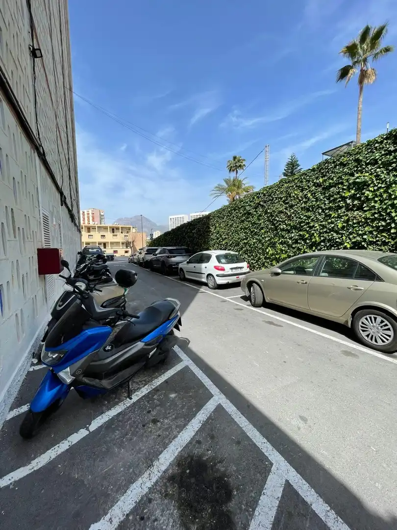 Parkplatz von Wohnungen zum Verkauf in Benidorm mit Gemeinschaftspool