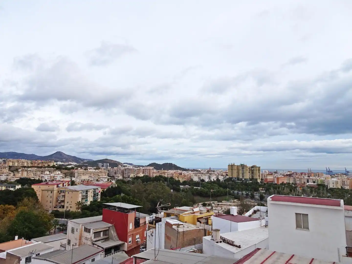 Vista exterior de Casa adosada en venta en Málaga con Aire acondicionado, Terraza y Amueblado