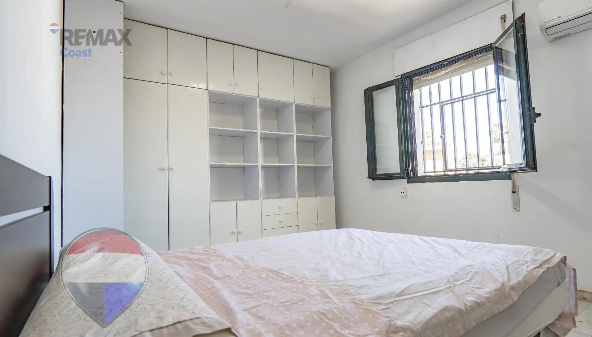 Dormitori de Casa o xalet en venda en Rincón de la Victoria amb Aire condicionat, Jardí privat i Piscina