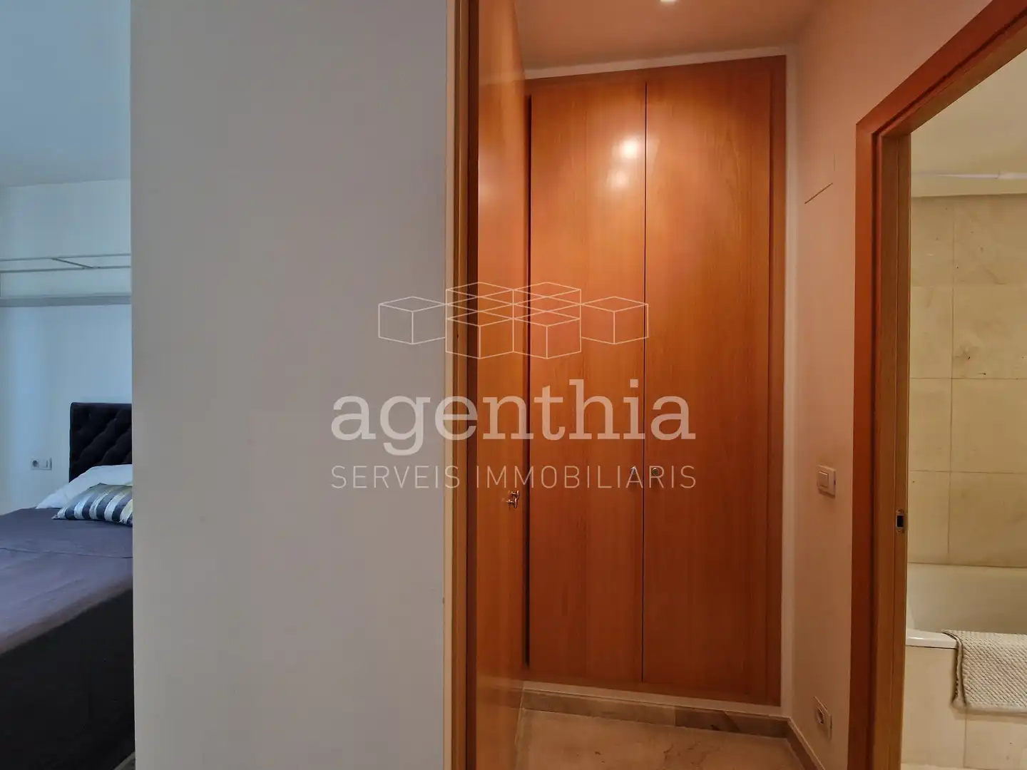 Schlafzimmer von Wohnung zum Verkauf in Girona mit Klimaanlage, Heizung und Terrasse