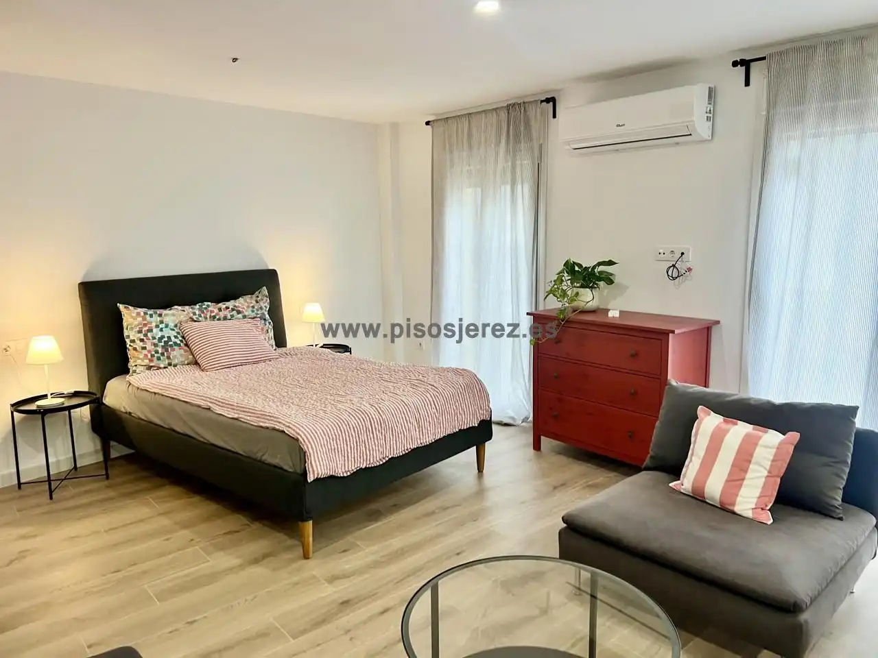 Study for rent in Calle Santo Domingo, Divina Pastora - La Yeguada
