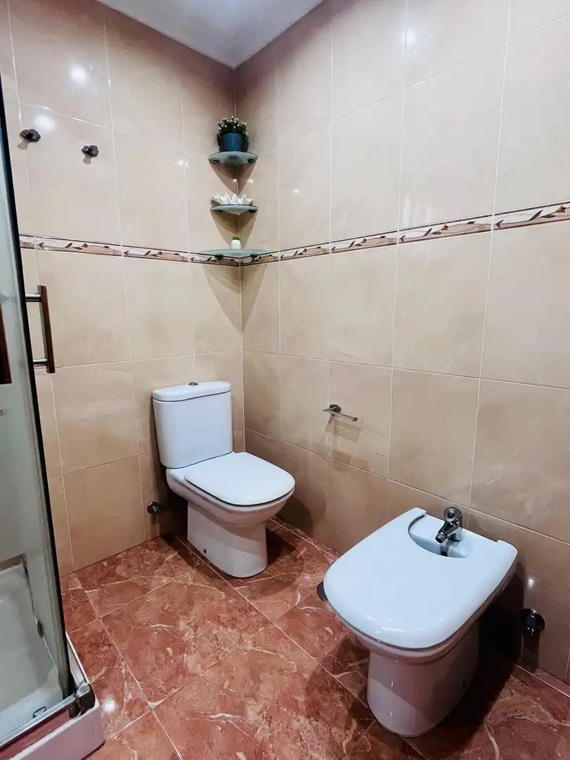 Baño de Piso en venta en Elche / Elx con Aire acondicionado