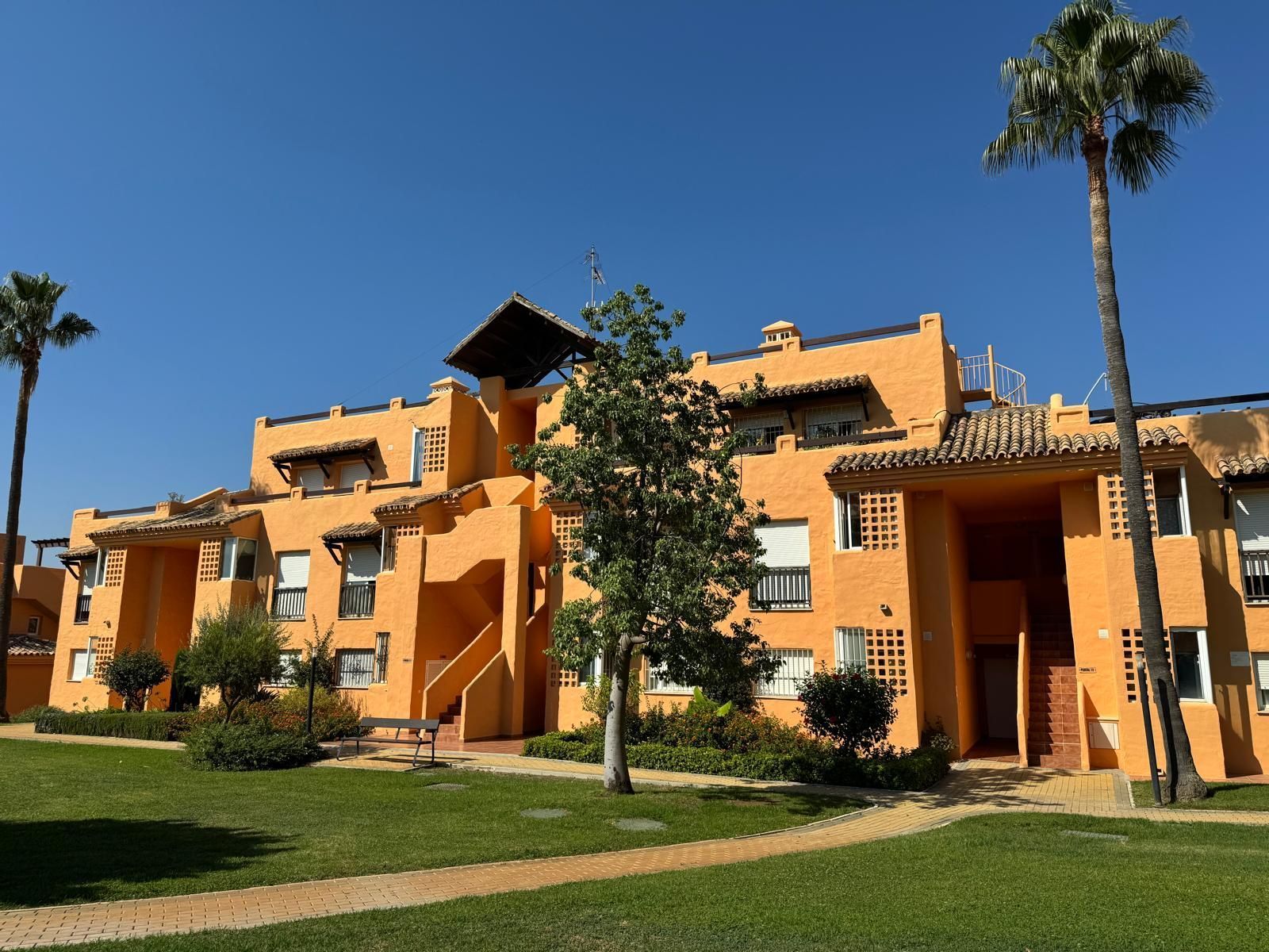 Vista exterior de Apartament en venda en Casares amb Aire condicionat, Calefacció i Terrassa