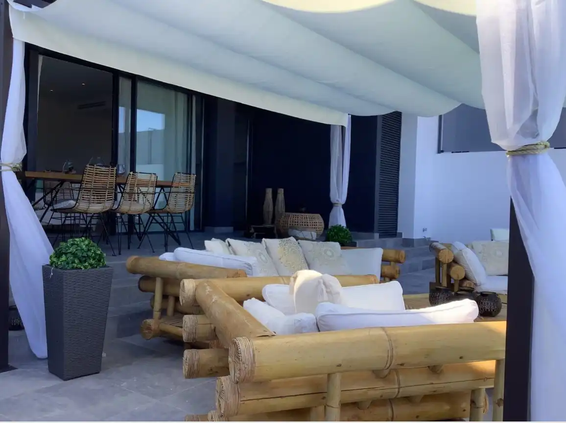 Terrasse von Wohnungen zur Miete in Santa Eulària des Riu mit Klimaanlage, Heizung und Terrasse