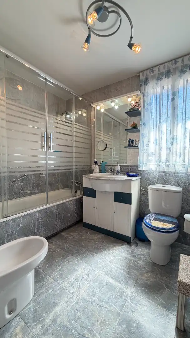 Bathroom of Houses for sale in Campo Real  with Air Conditioner, Heating and Private garden