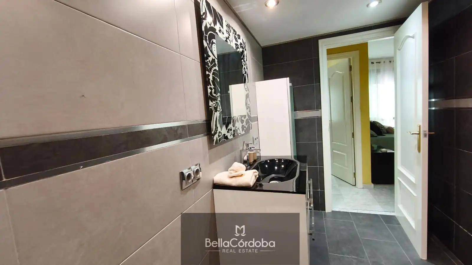 Bathroom of Flat for rent in Córdoba  with Air Conditioner