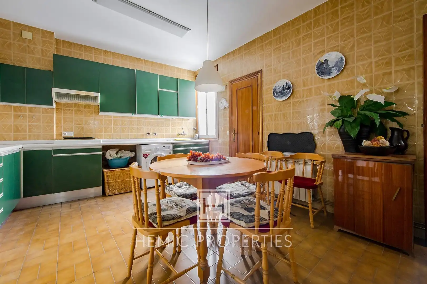 Cocina de Piso en venta en Madrid con Trastero y Balcón