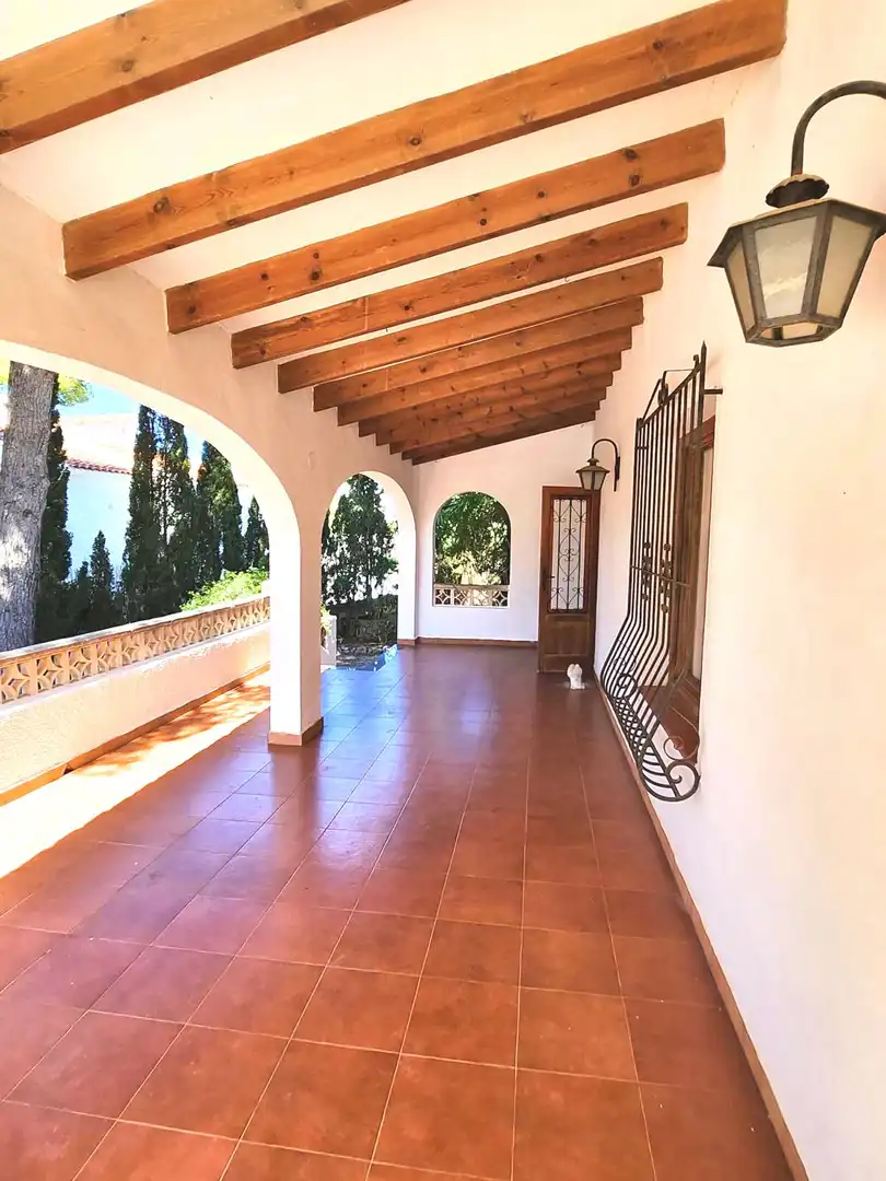 Villa con piscina in vendita a Carrió - La Merced - Los Pinos, imagen 3