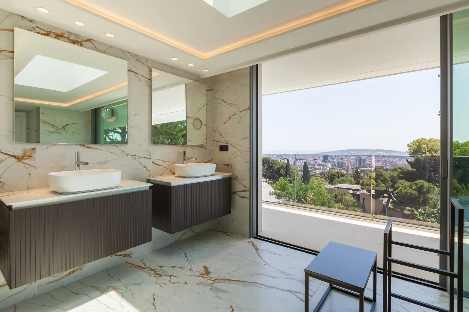 Bathroom of Houses for sale in Barcelona  with Air Conditioner, Heating and Private garden