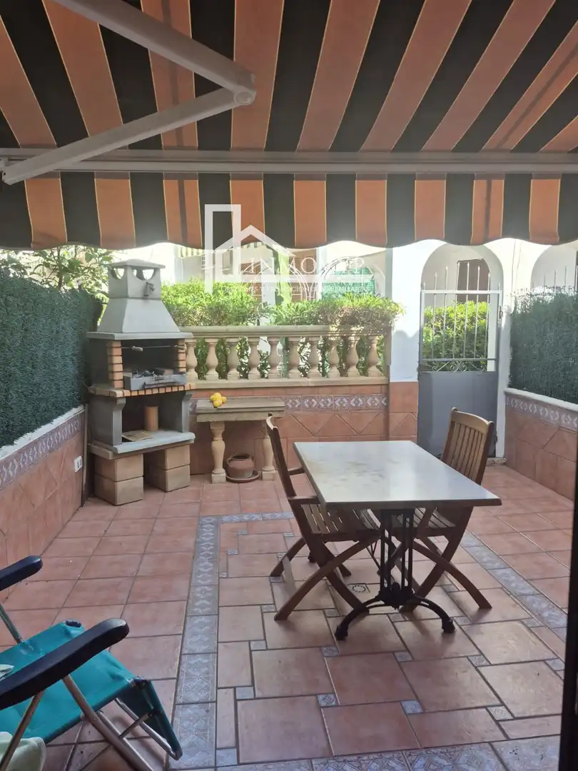 Terrasse von Einfamilien-Reihenhaus zum Verkauf in Calvià mit Klimaanlage, Terrasse und Schwimmbad