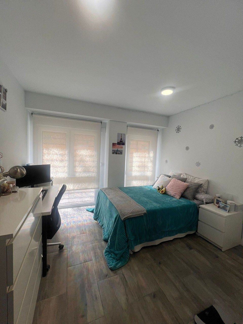Schlafzimmer von Wohnung miete in  Madrid Capital mit Abstellraum und Waschmaschine