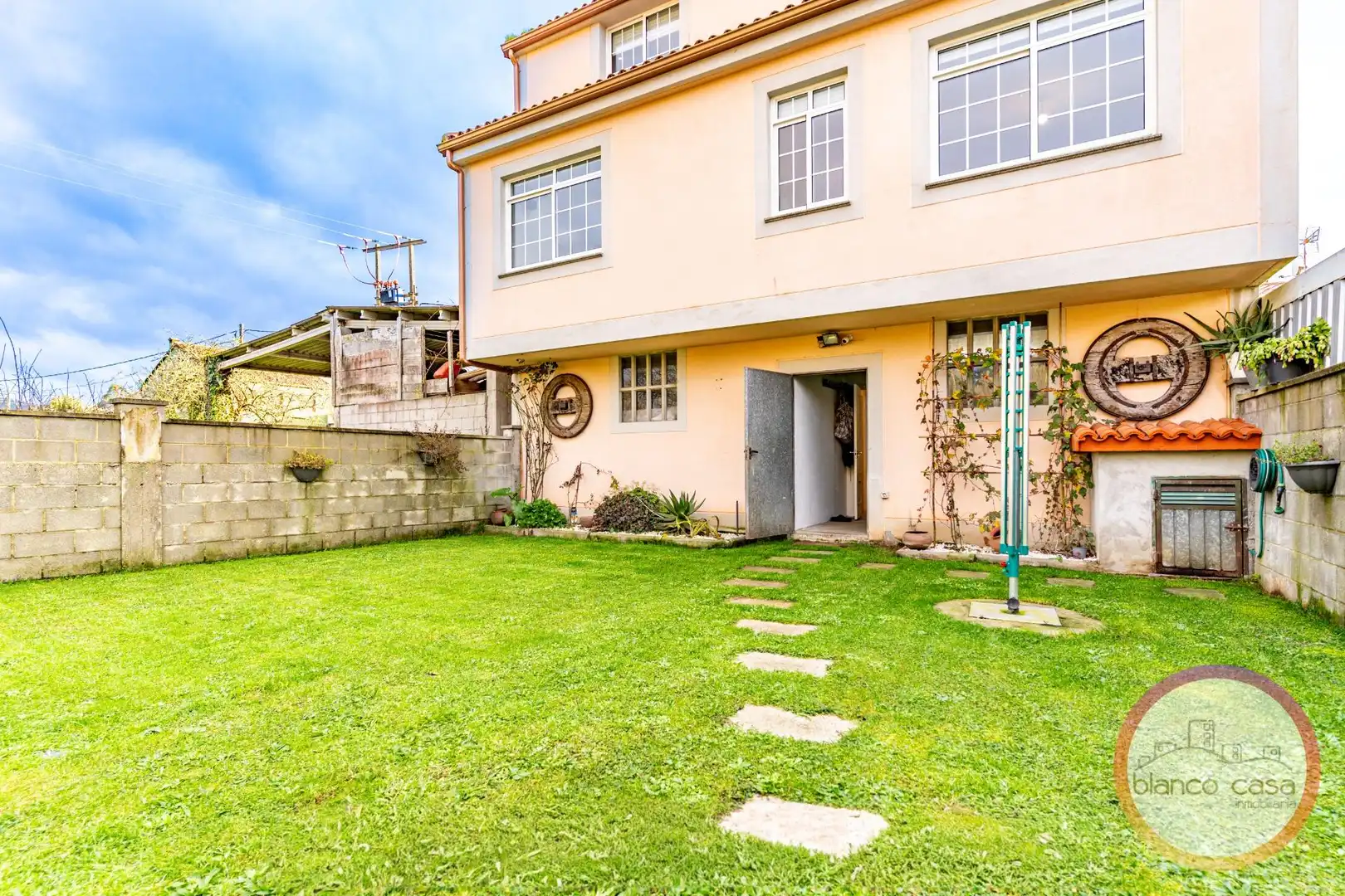 Jardín de Casa o chalet en venta en Carballo con Calefacción, Jardín privado y Trastero