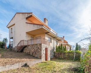 Exterior view of Single-family semi-detached for sale in Herradón de Pinares