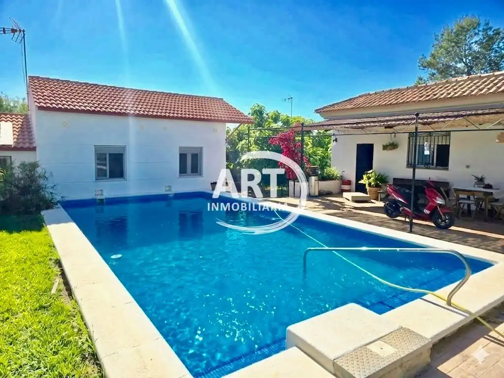 Vista exterior de Casa o chalet en venta en Bétera con Jardín privado, Trastero y Piscina