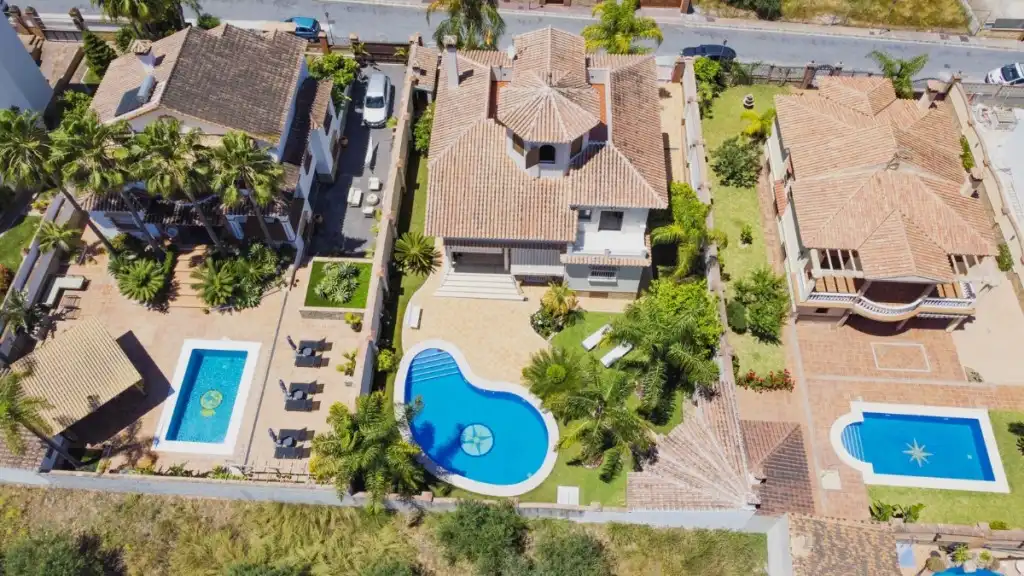 Vista exterior de Casa o chalet en venta en Alhaurín El Grande con Aire acondicionado, Calefacción y Jardín privado
