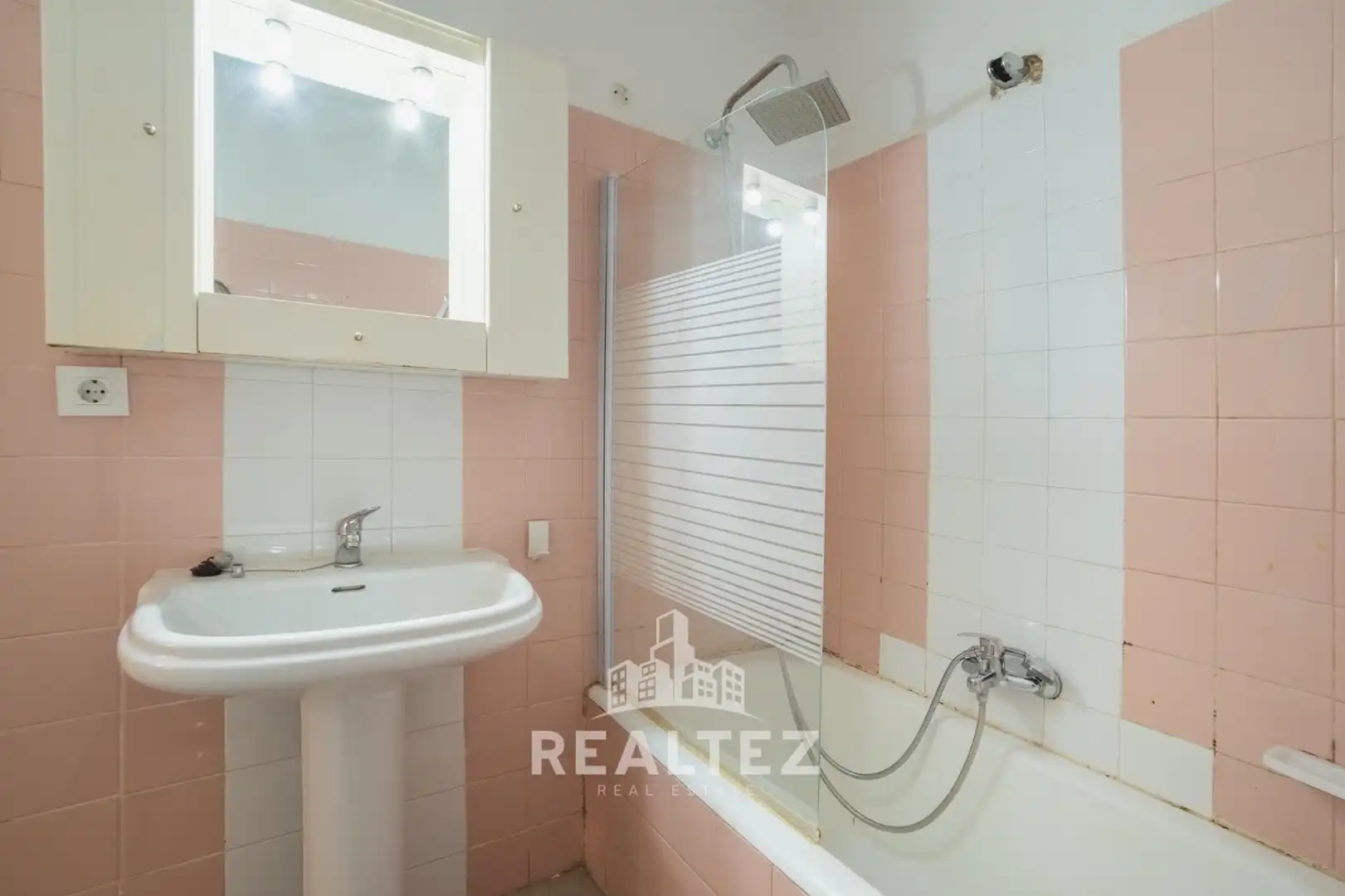 Bathroom of Flat for sale in Jerez de la Frontera  with Terrace, Balcony and Alarm
