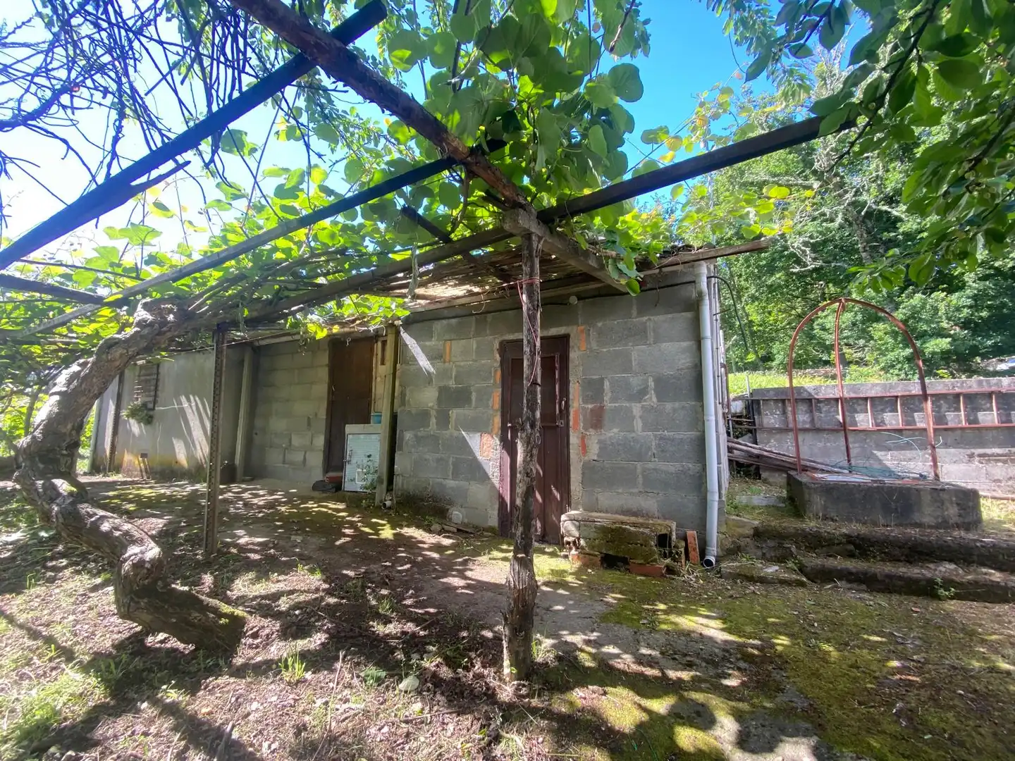 Vista exterior de Casa o xalet en venda en O Carballiño   amb Jardí privat, Parquet i Moblat