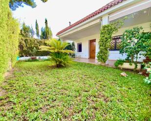 Garden of Single-family semi-detached for sale in Paterna  with Air Conditioner, Terrace and Swimming Pool