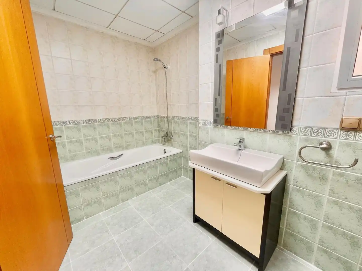 Bany de Apartament de lloguer en Albatera amb Traster, Moblat i Rentadora
