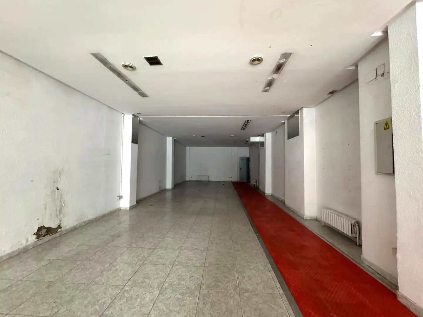 Local comercial en alquiler en Calle Juan Madrazo 20 Izq 24002 Leon, imagen 4