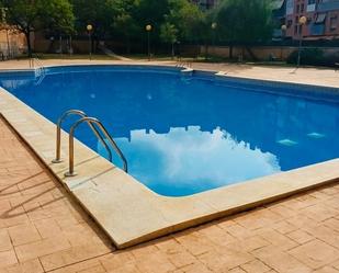 Piscina de Planta baixa en venda en Castelldefels amb Aire condicionat i Terrassa