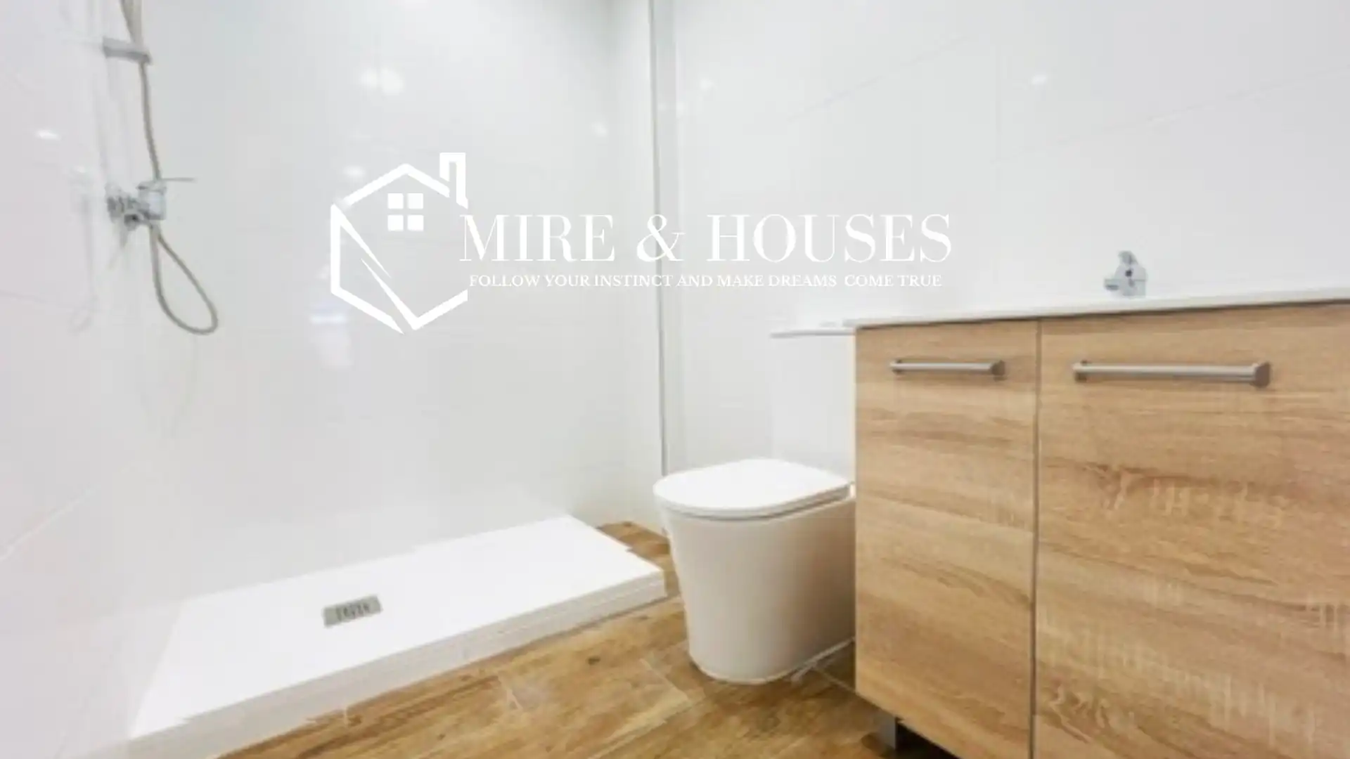 Bany de Oficina en venda en Alcobendas amb Calefacció