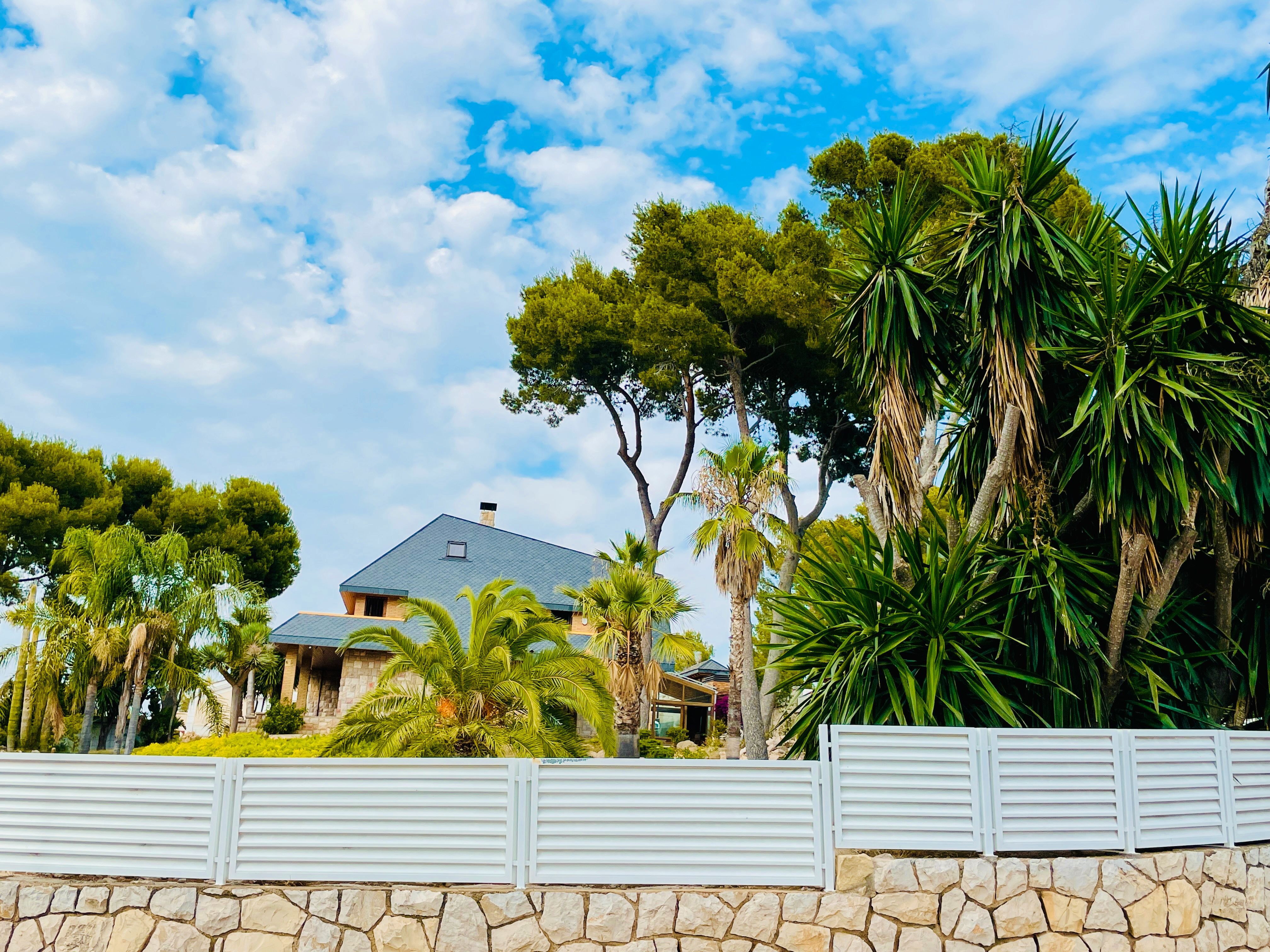 Vista exterior de Casa o xalet en venda en Salou amb Aire condicionat, Jardí privat i Parquet