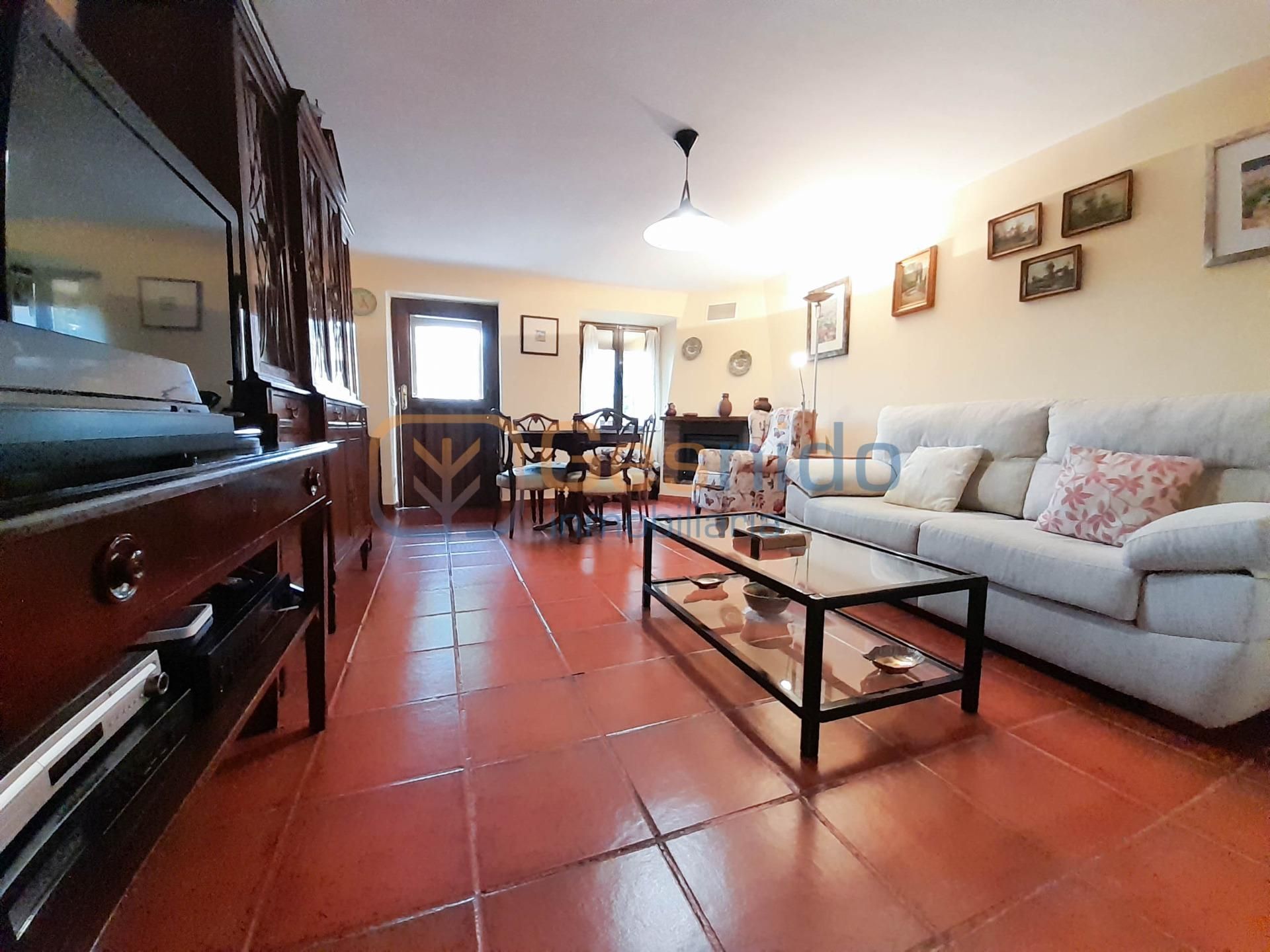 Sala d'estar de Casa o xalet en venda en Ortigosa del Monte amb Calefacció