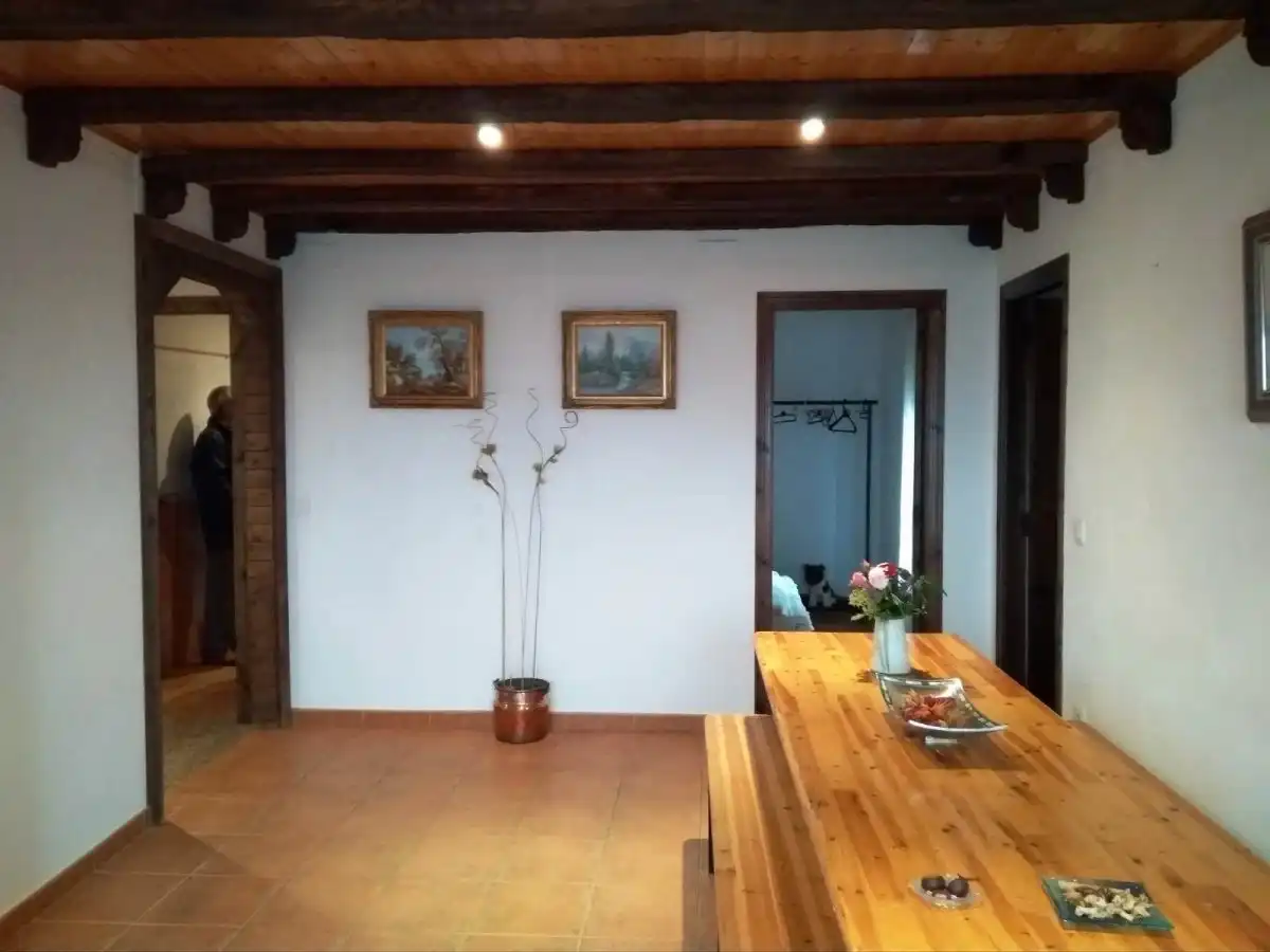 Country house zum Verkauf in Oencia mit Terrasse, Abstellraum und Möbliert