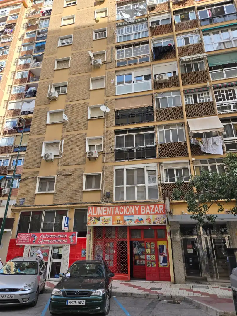 Local comercial en venda a Calle Capulino Jáuregui 3, imagen 2