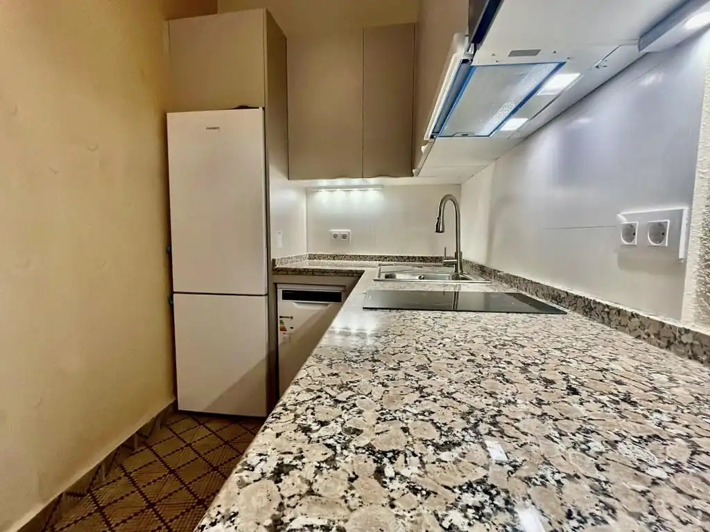 Cocina de Piso de alquiler en Sevilla con Aire acondicionado, Terraza y Amueblado