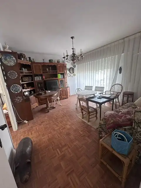 Sala d'estar de Pis en venda en Albelda de Iregua amb Calefacció, Terrassa i Piscina comunitària