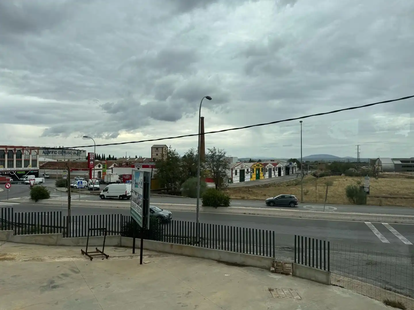 Local comercial en alquiler en Zona de la Vega, imagen 2