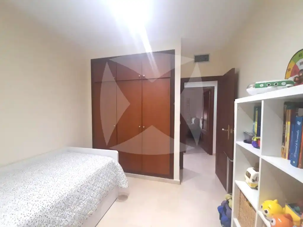 Schlafzimmer von Wohnung zum Verkauf in Badajoz mit Klimaanlage