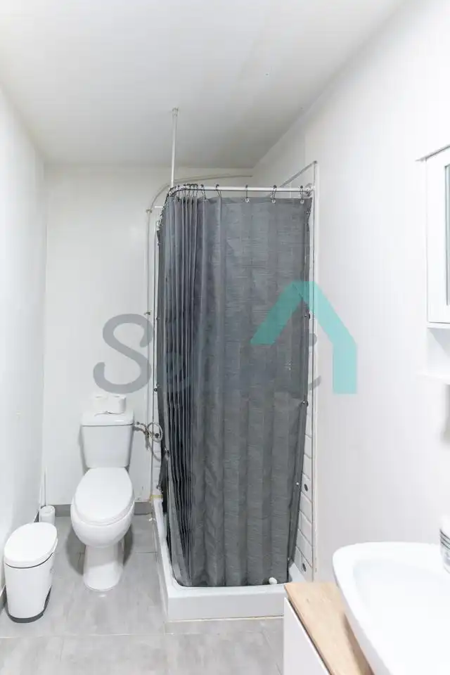 Bany de Casa o xalet de lloguer en Gijón  amb Jardí privat, Piscina i Moblat