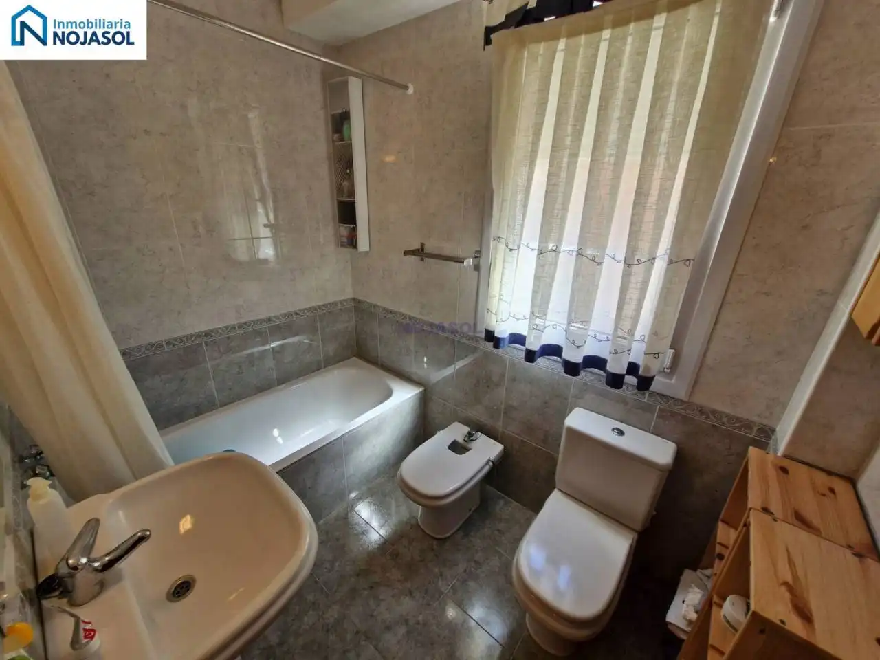 Bany de Apartament en venda en Castro-Urdiales amb Calefacció, Traster i Moblat