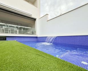 Piscina de Casa adosada en venda en Rafelbuñol / Rafelbunyol amb Aire condicionat, Terrassa i Piscina