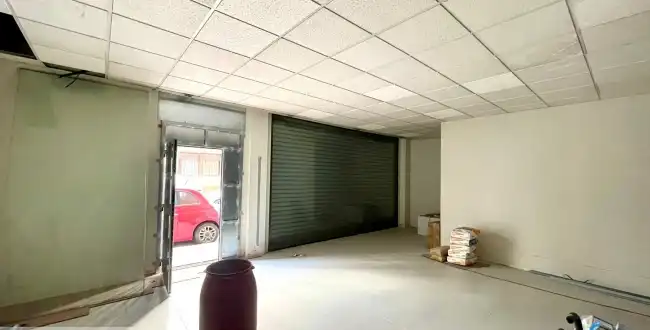 Local comercial de lloguer a Eixample Sud – Migdia, imagen 5