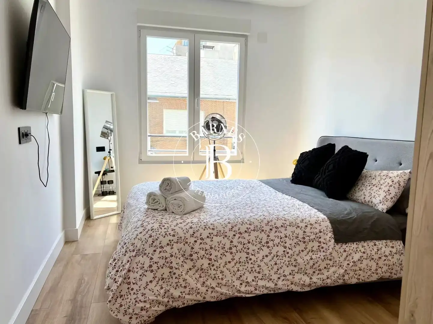 Bedroom of Attic for rent in Madrid  with Air Conditioner, Heating and Furnished