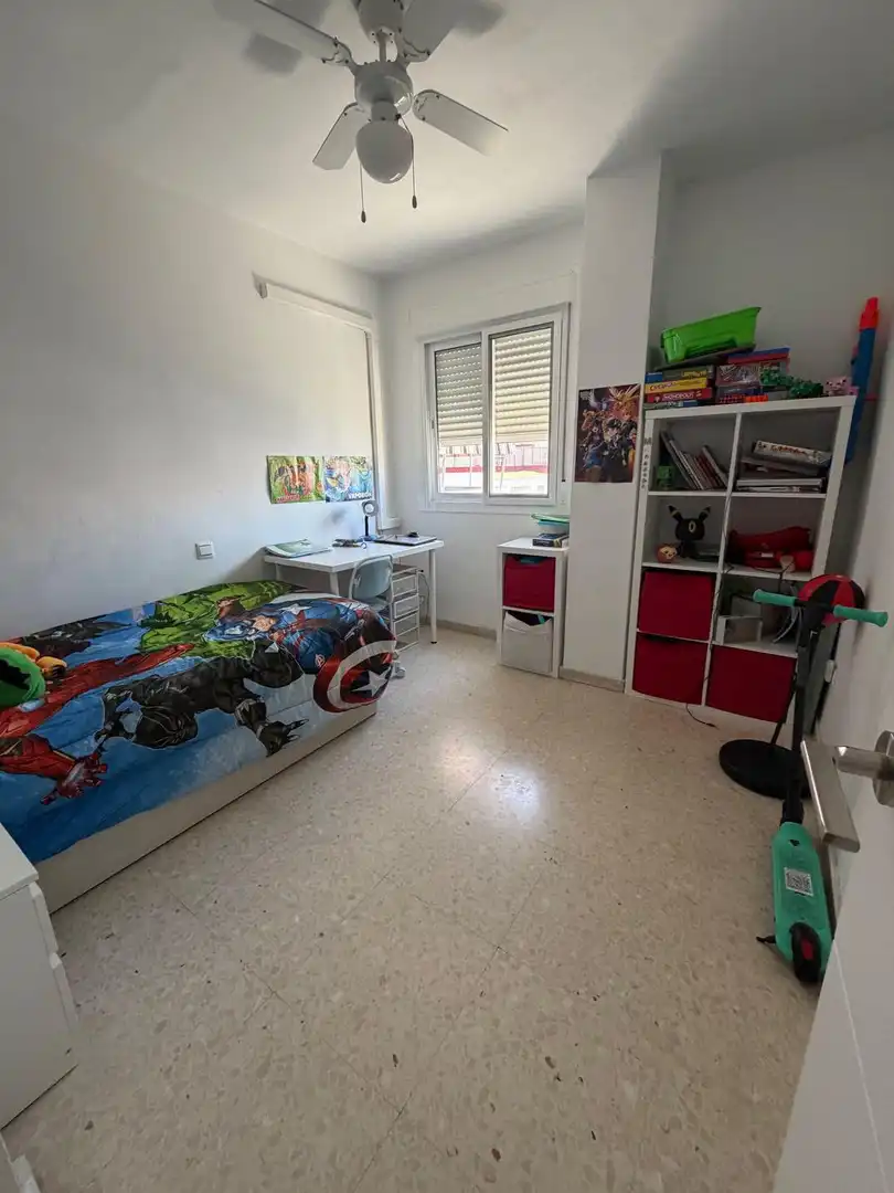 Dormitori de Pis en venda en Torremolinos amb Aire condicionat, Terrassa i Piscina comunitària