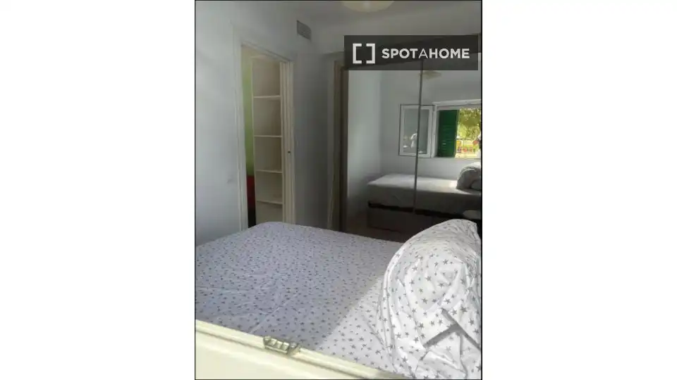 Bedroom of Flat for rent in Madrid  with Air Conditioner, Heating and Furnished