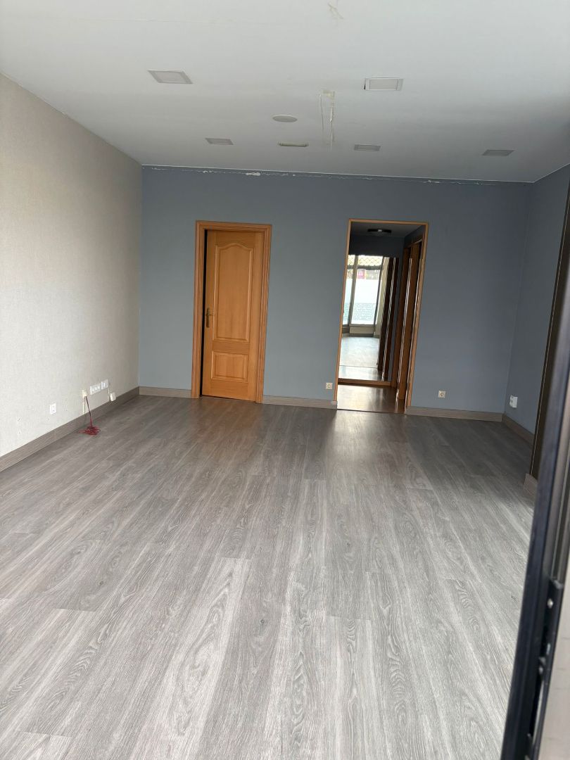 Schlafzimmer von Geschaftsraum miete in Culleredo mit Parkett