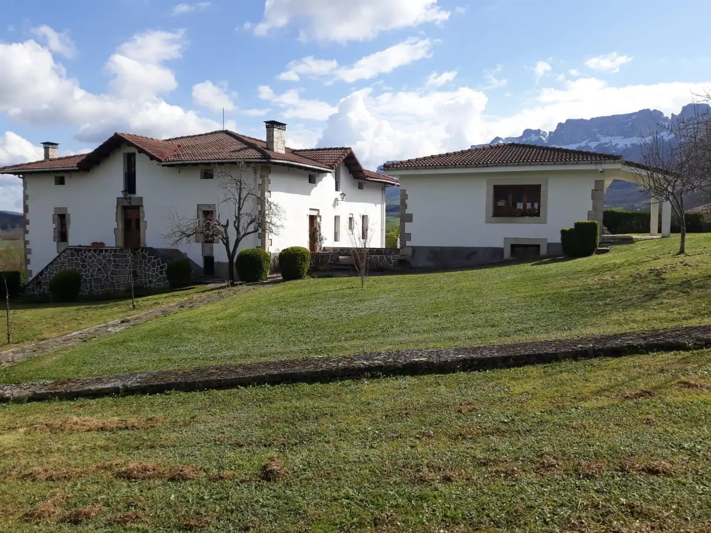 Exterior view of Houses for sale in Valle de Mena  with Private garden, Furnished and Balcony