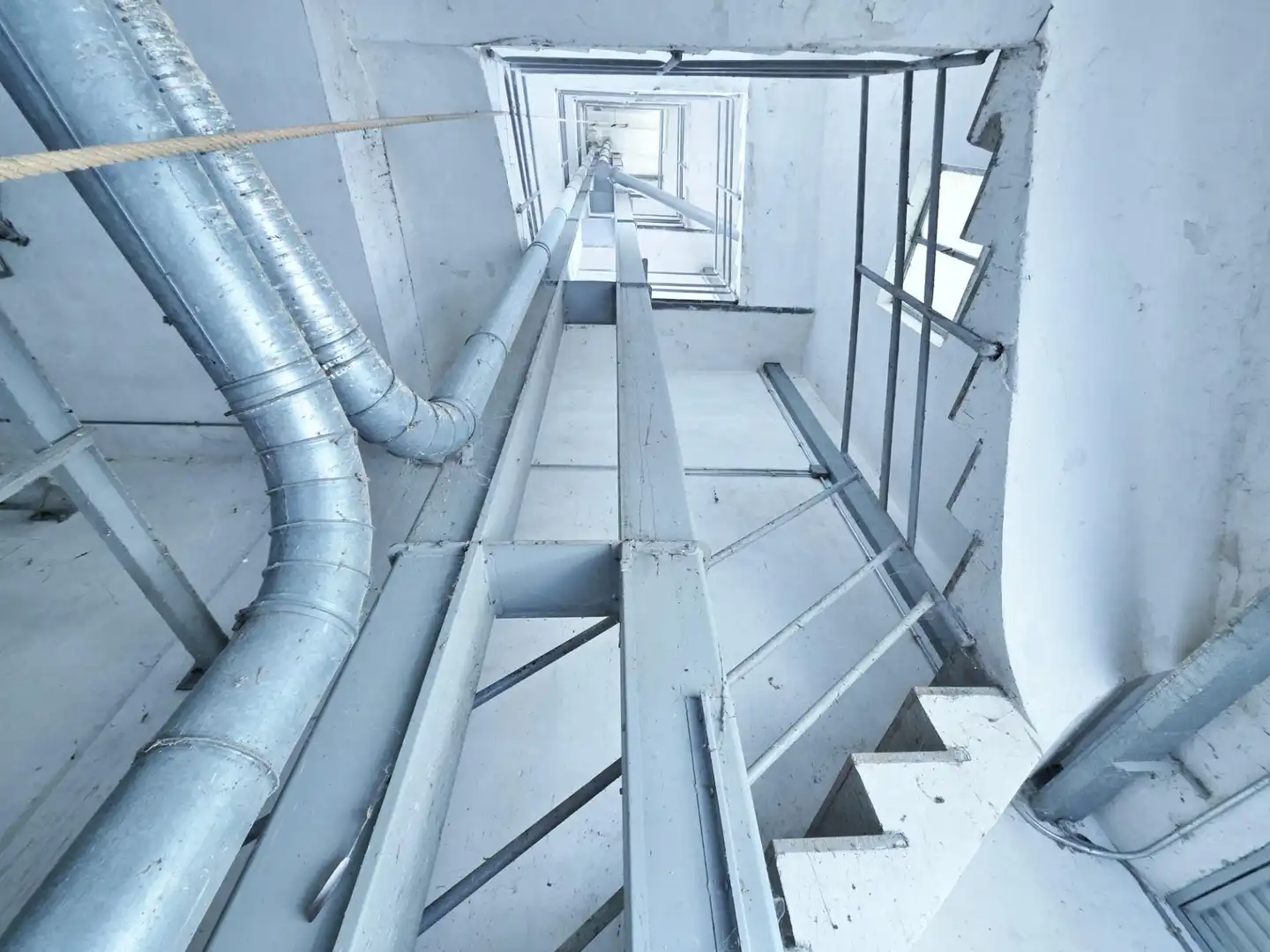 Industrial buildings for sale in Cantiveros