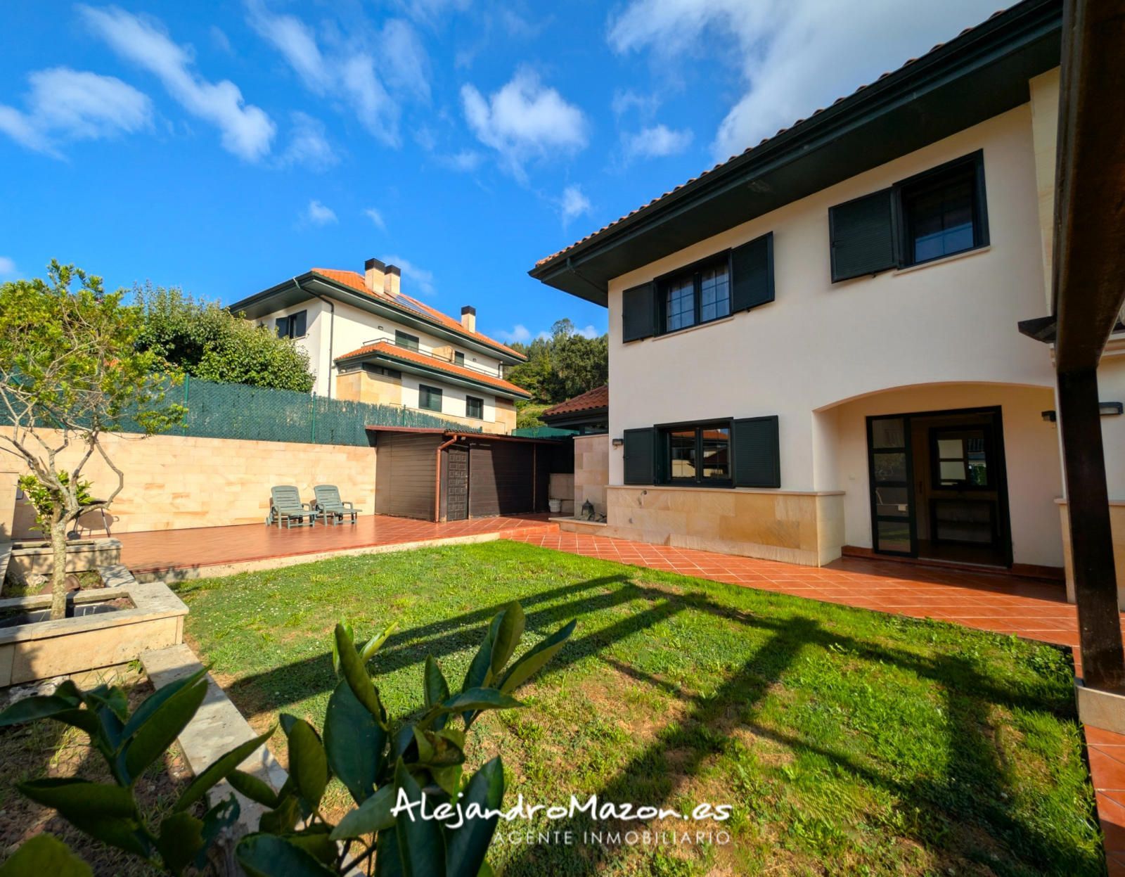 Jardín de Casa adosada en venta en Castro-Urdiales con Calefacción, Jardín privado y Terraza