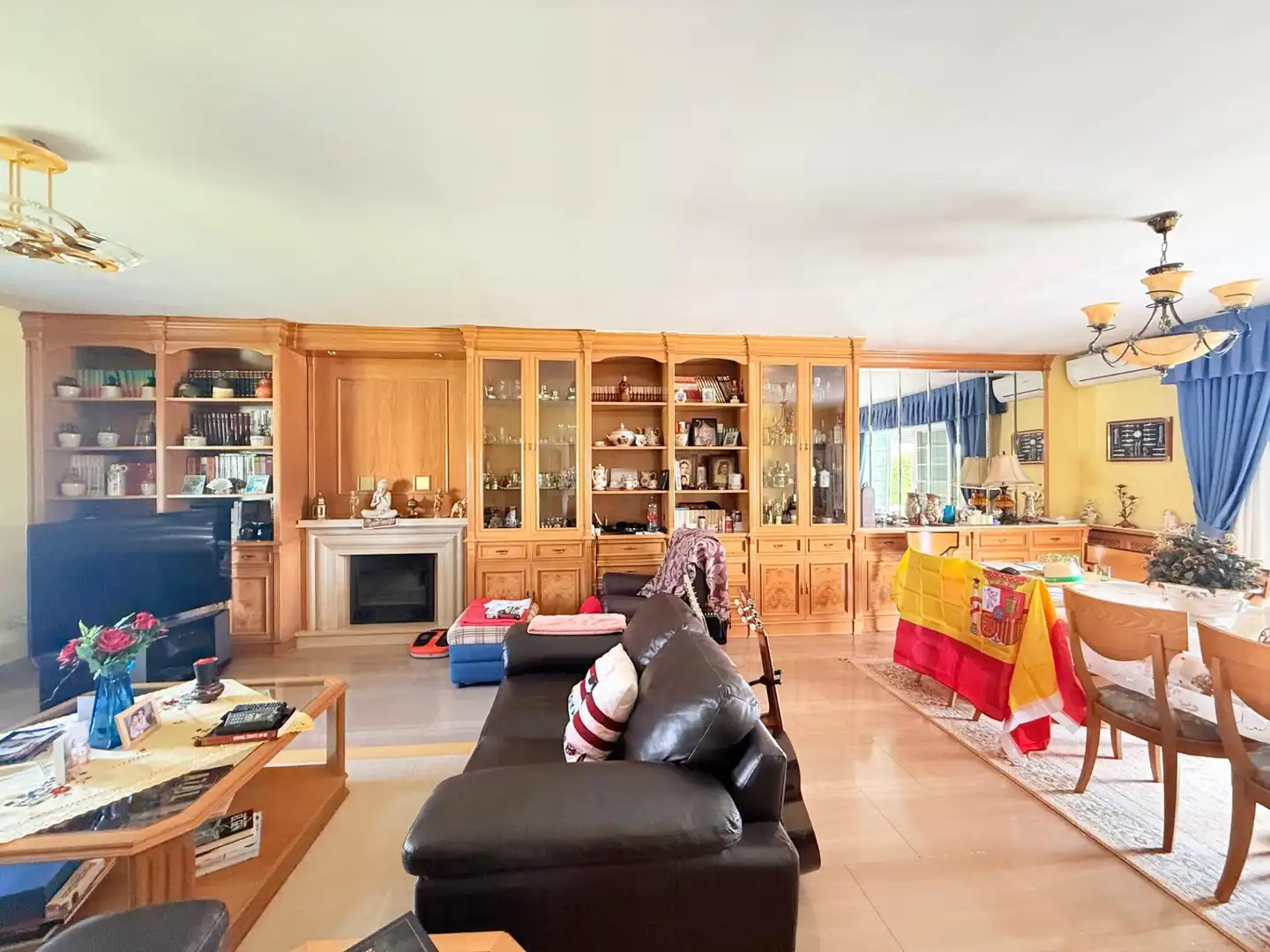 Sala de estar de Casa o chalet en venta en Boadilla del Monte con Aire acondicionado, Calefacción y Piscina