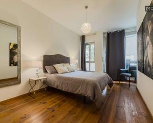 Bedroom of Study to share in  Barcelona Capital  with Air Conditioner and Terrace