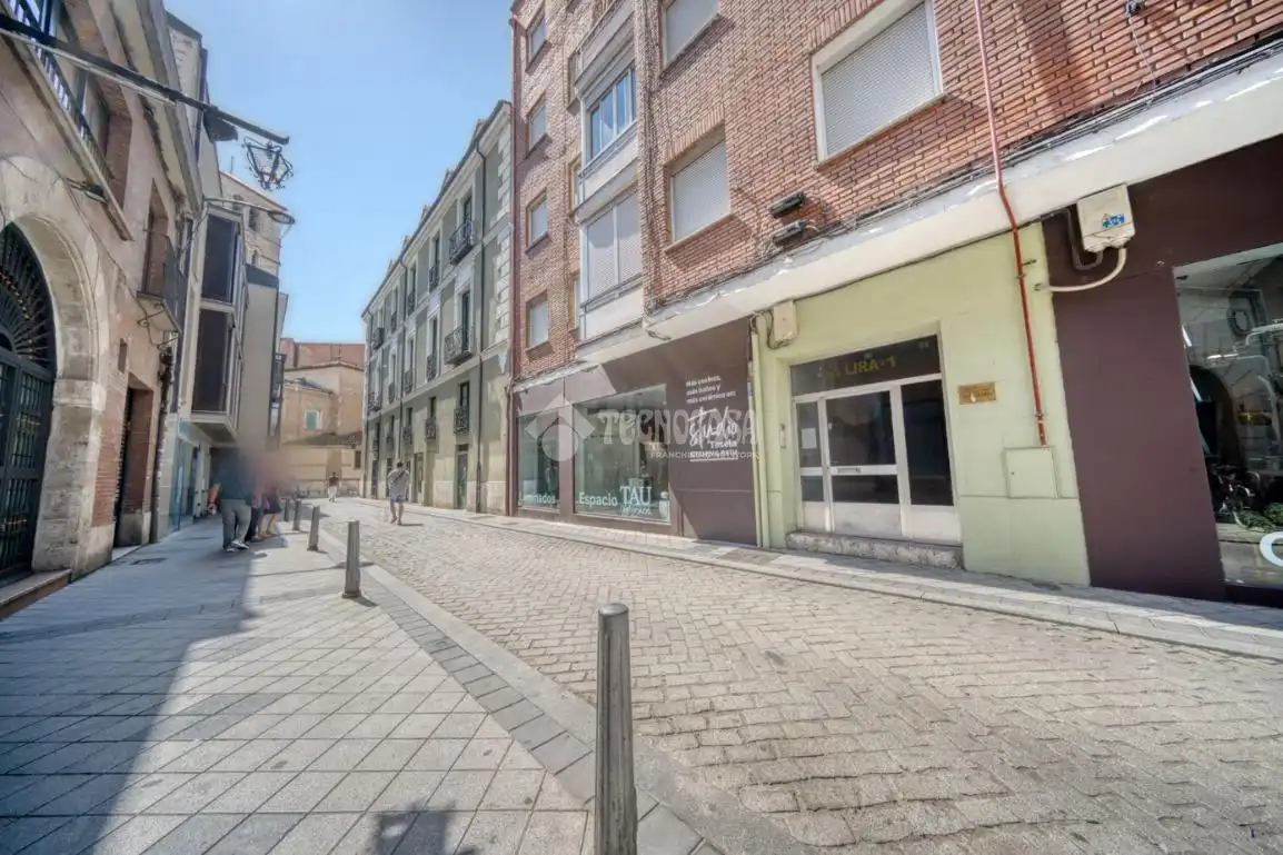 Vista exterior de Pis en venda en Valladolid amb Calefacció i Terrassa