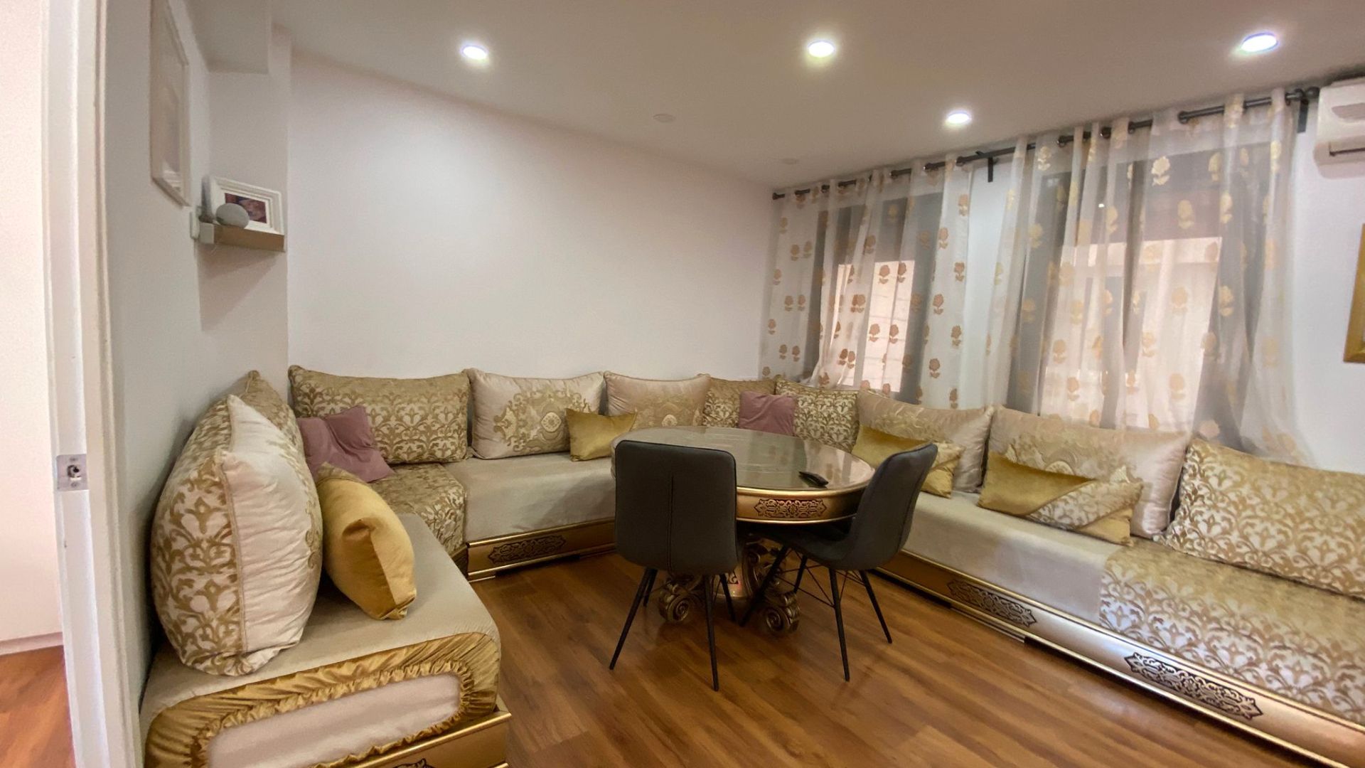 Living room of Flat for sale in L'Hospitalet de Llobregat  with Heating and Oven